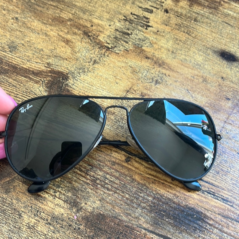 Gently Used Black Aviator Ray Bans